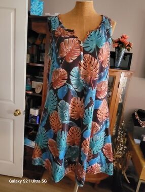 Tropical Leaf Print Maxi Dress in Teal & Coral